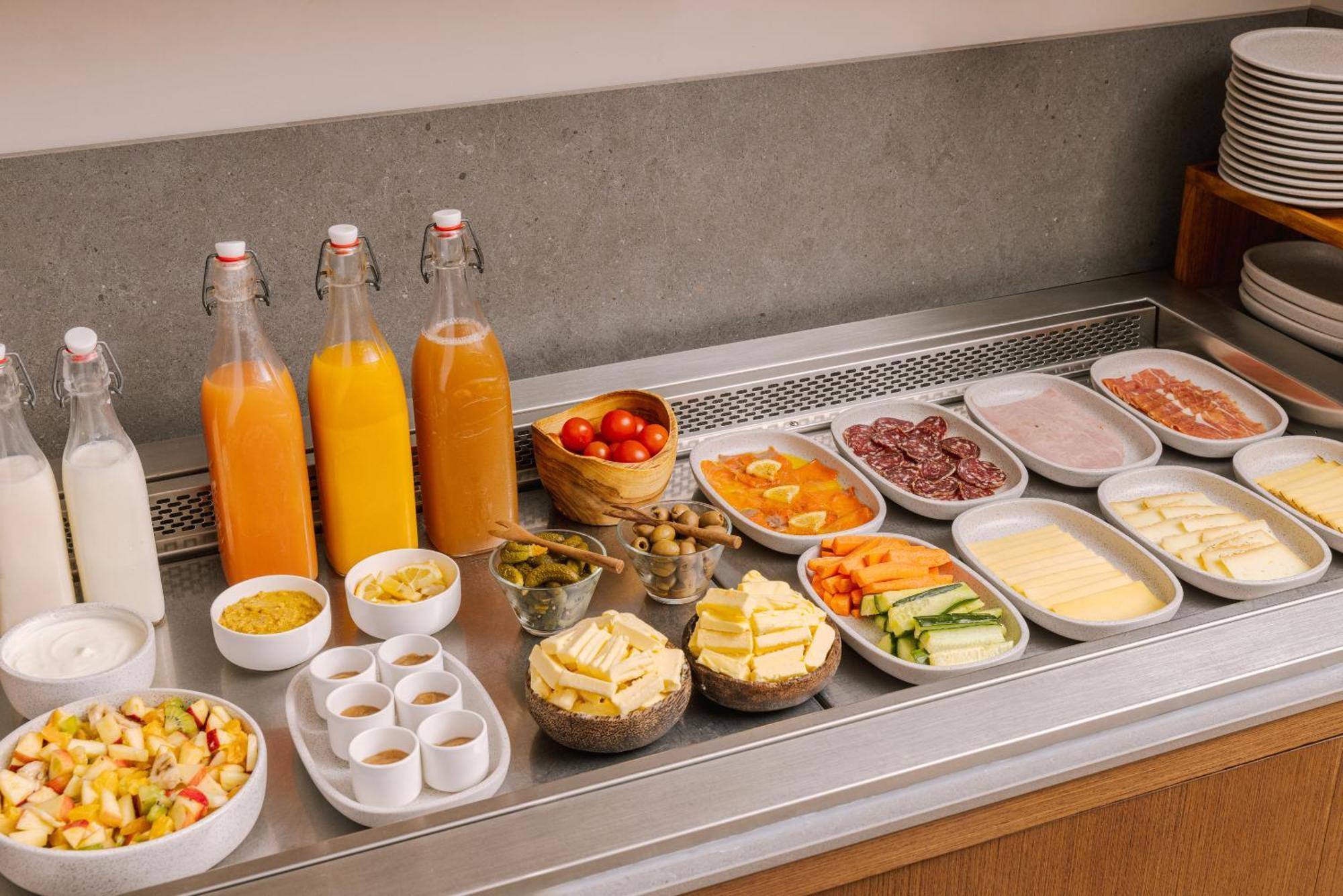 Hotel Yelo Jean Medecin Powered By Sonder 4*